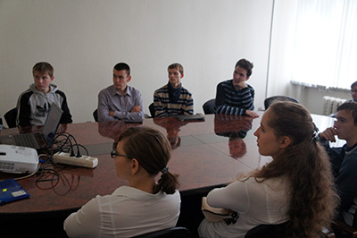 Учебный центр Шаг в Будущее БГУ провел для слушателей курсов Школа юного IT-специалиста встречу с представителями компании IT House