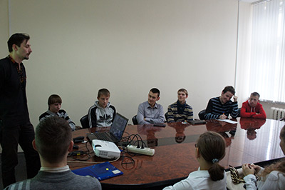 Учебный центр Шаг в Будущее БГУ провел для слушателей курсов Школа юного IT-специалиста встречу с представителями компании IT House